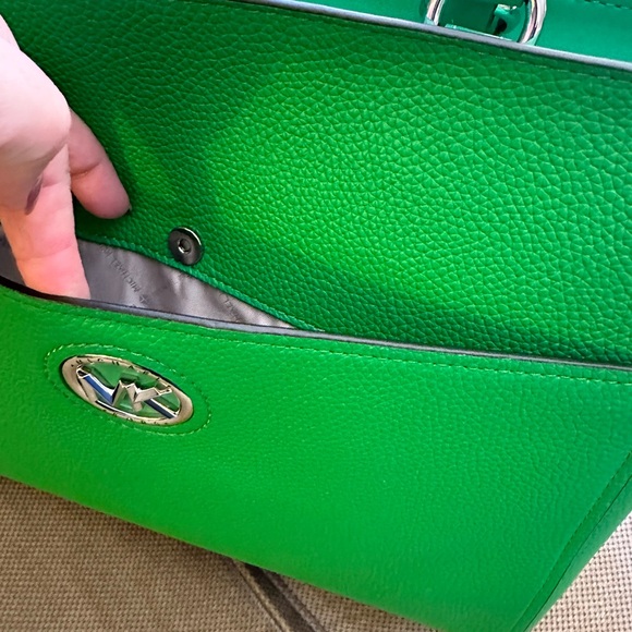 Palm Green Michael Kors Samira Large Pebbled Leather Tote Bag--"Palm Green" - Picture 3 of 8